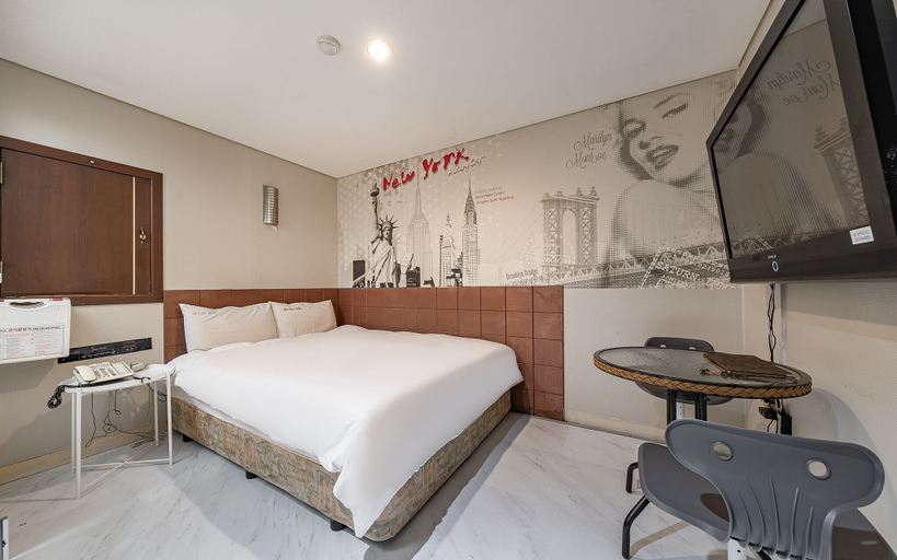 Bedroom 4, Gildong S Line, Gandong