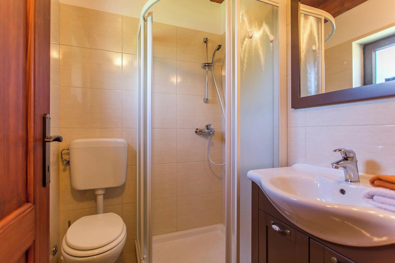 Bathroom 2, Villa Casa Mia, Barban