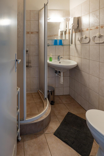 Bathroom 3, Pension Silma, Karviná