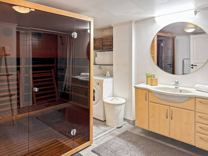 Bathroom 2, Stavanger BnB 1 Family Apartment with Private Sauna Free Bikes, Stavanger