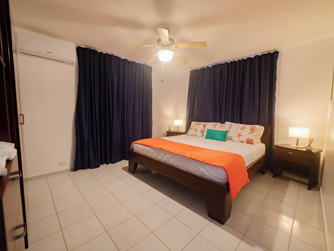 Room 5, 7br Massive Villa In Sosúa - 2mins From Nightlife!, Sosua