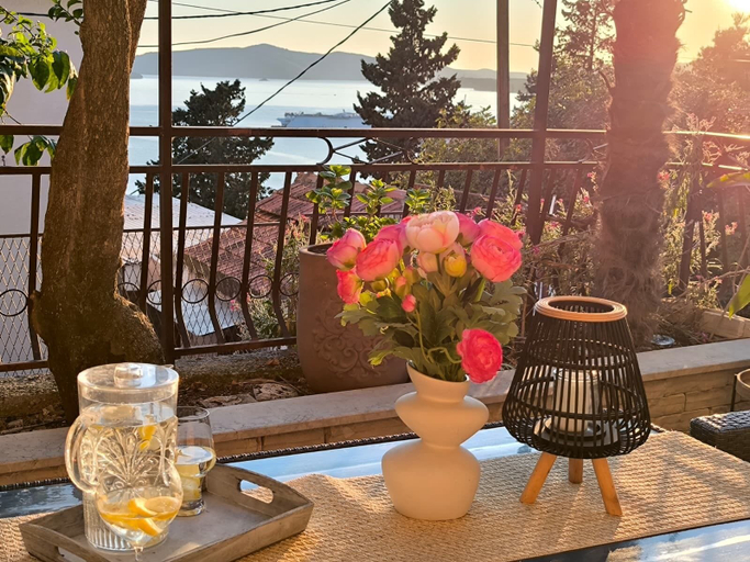 Others 5, apartment with amazing sea view, Trogir