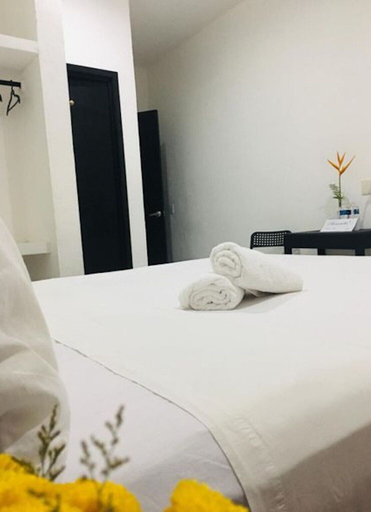 Room 3, Room-private Room With King Size bed num, Dist. Pochutla