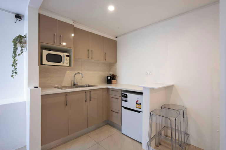 Interior 5, Cozy Bondi Studio Retreat, Sydney
