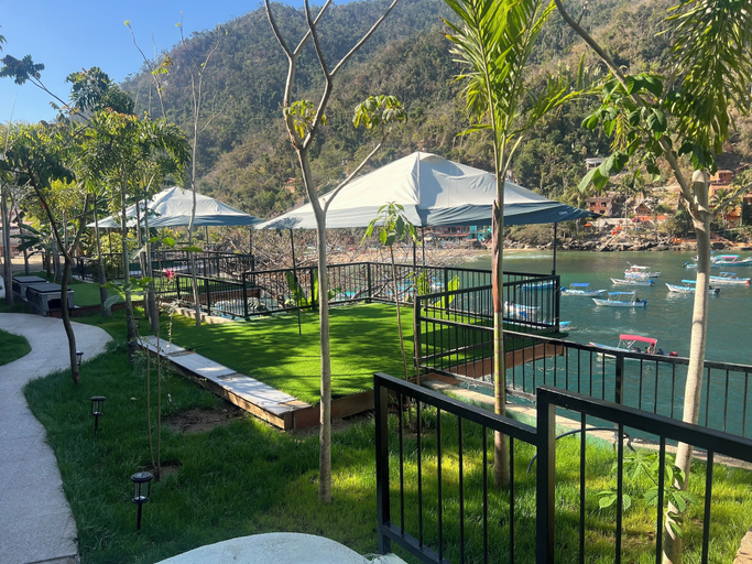 Others 4, Family vacation home, 10 miles from downtown Pv romantic zone, ocean frontage, Cabo Corrientes