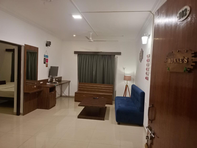 Bedroom, Ronne's aparthotel, North Goa