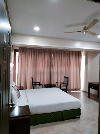 Room 2, Frazer Suites, Bangalore