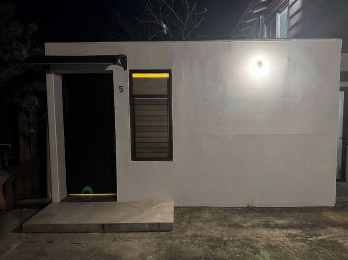 Exterior, Studio 05 in Santa Ana Central, Convenient, and Comfortable, Santa Ana