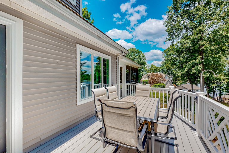 Outdoor dining 5, Lakefront House With Breathtaking Views, Private Dock & Boat Launch, Spotsylvania