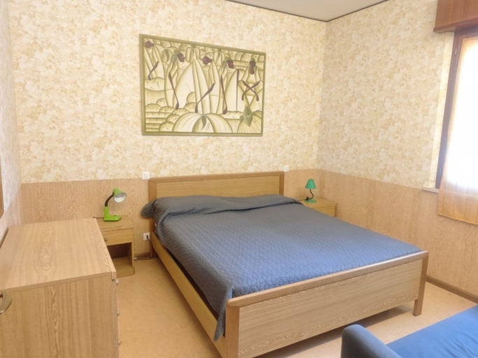 Room 2, Welcoming Flat in a Peaceful Area of Lignano, Udine