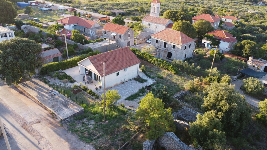 Building design 3, House Pavicic, Jelsa