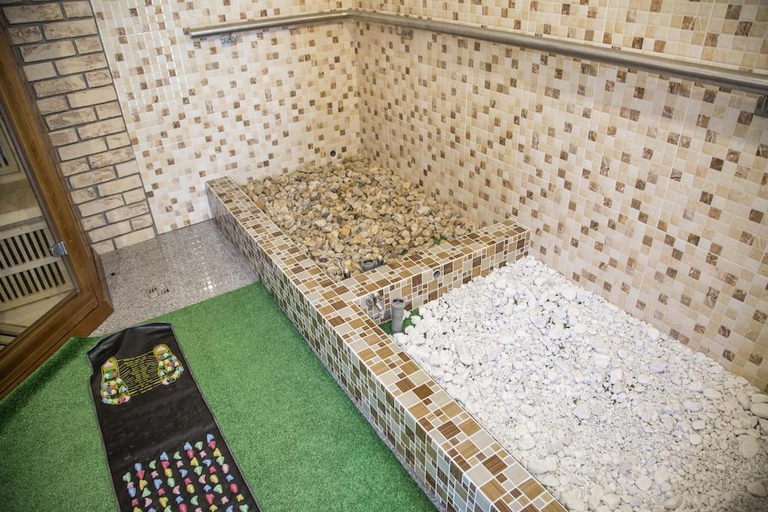 Bathroom, Hotel Prom, Trutnov