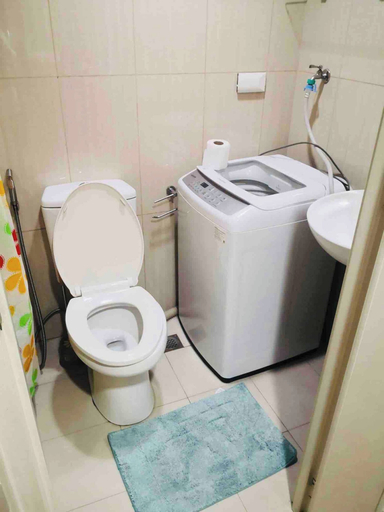 Bathroom 3, Relax in Pasay City at Shell Residences - Your Home Away From Home, Pasay City