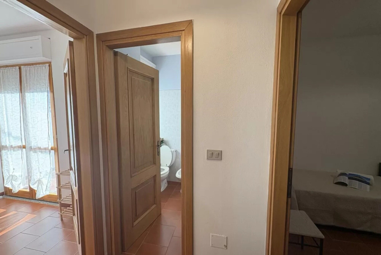 Room 2, Bright Flat Near the Beaches of Lu Bagnu, Sassari
