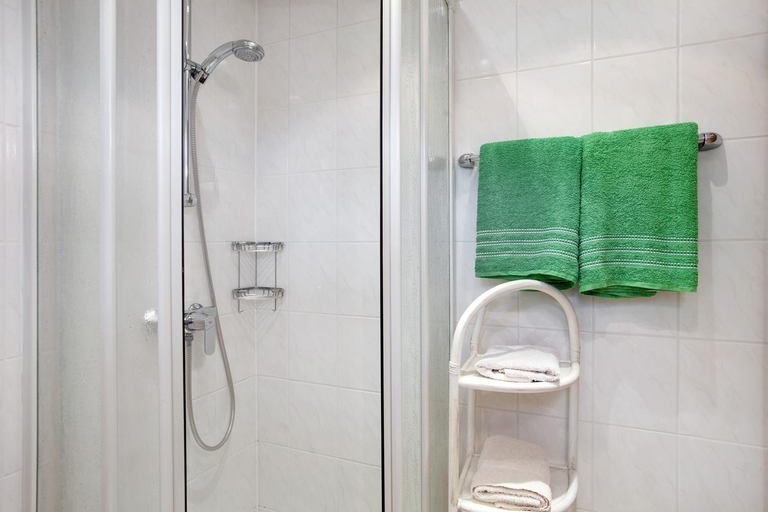 Bathroom 2, Haus Kurparkblick, Waldshut