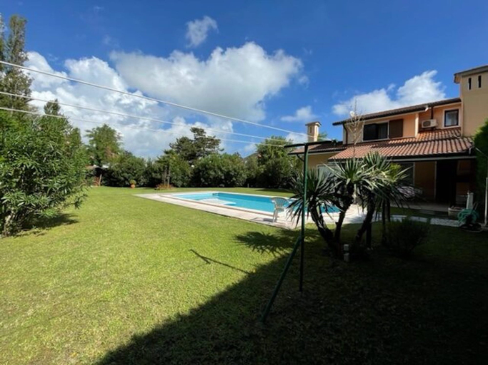Garden 4, Charming Villa With Pool in Albarella, Rovigo
