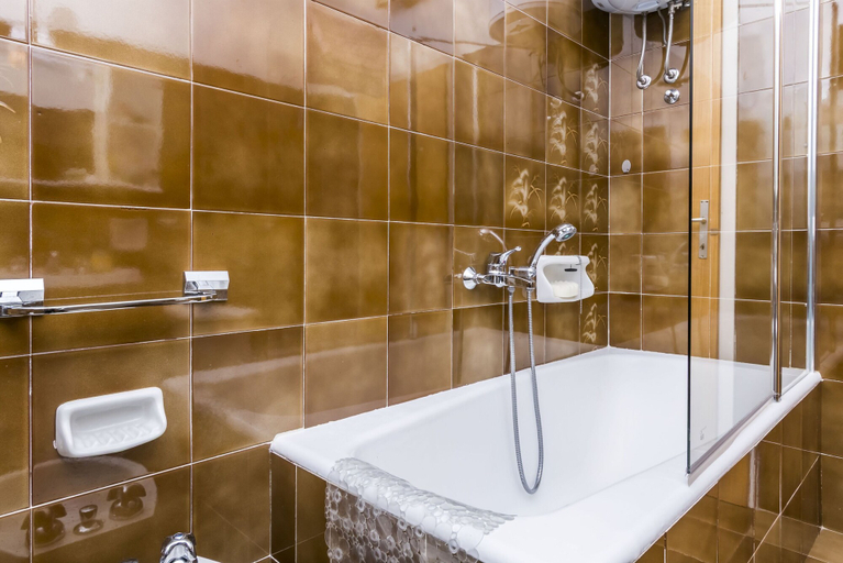 Bathroom 2, House Holiday House, Okrug
