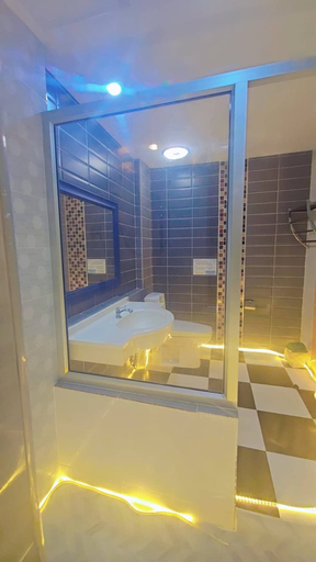 Bathroom 3, Pattaya Park Apartment, Pattaya