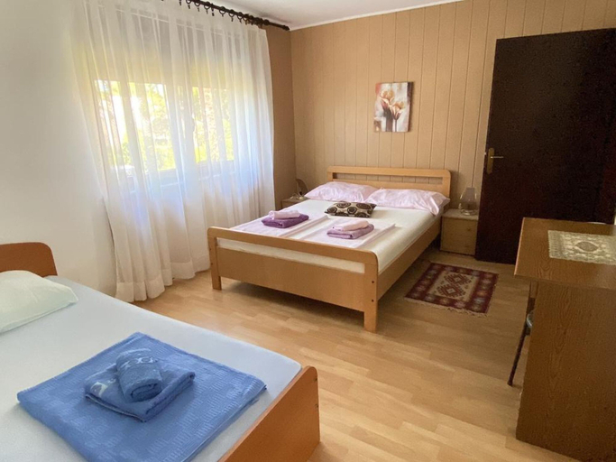 Room 5, Apartments Fran, Crikvenica
