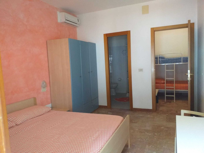 Others 4, Room-quadruple Room for a Totally Relaxi, Teramo