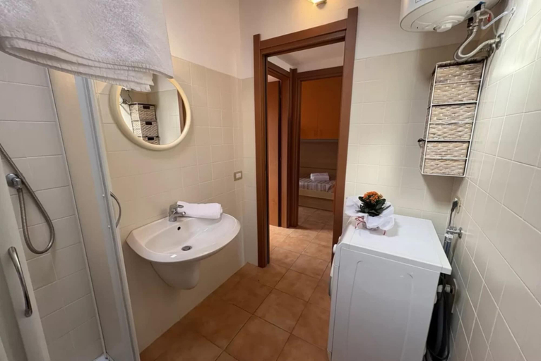 Bathroom 3, Relaxing Flat With Shared Pool in Viddalba, Sassari