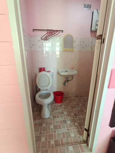 Bathroom 3, Hayward Travel Inn, Tacloban City