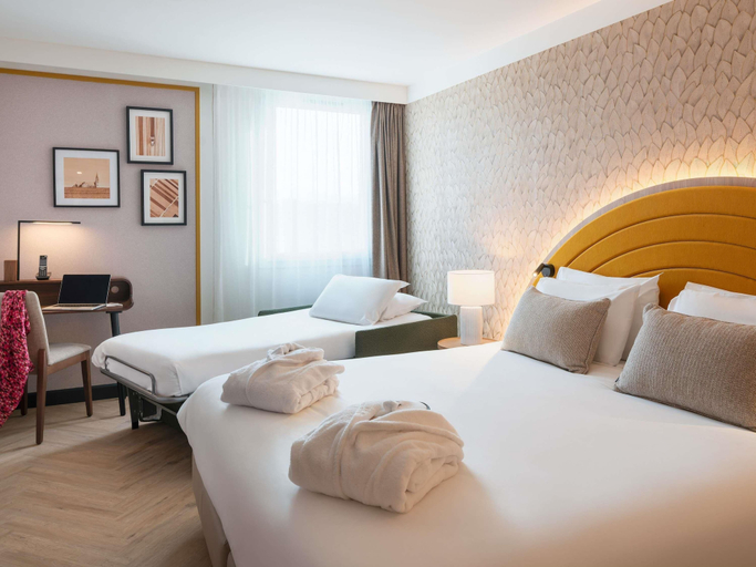 Bedroom 3, Mercure Chartres Est, Eure-et-Loir