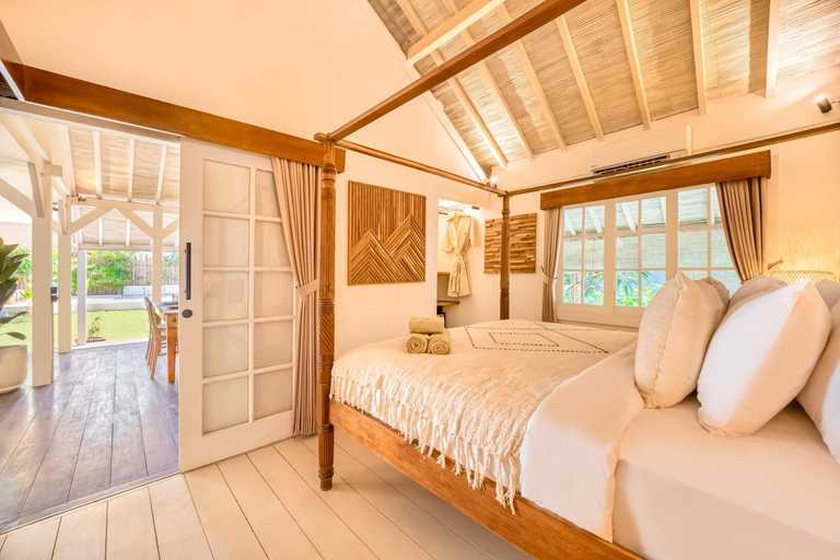 Bedroom 3, Spacious 2 Villas combined, 9 bedrooms, 2 pools, Badung