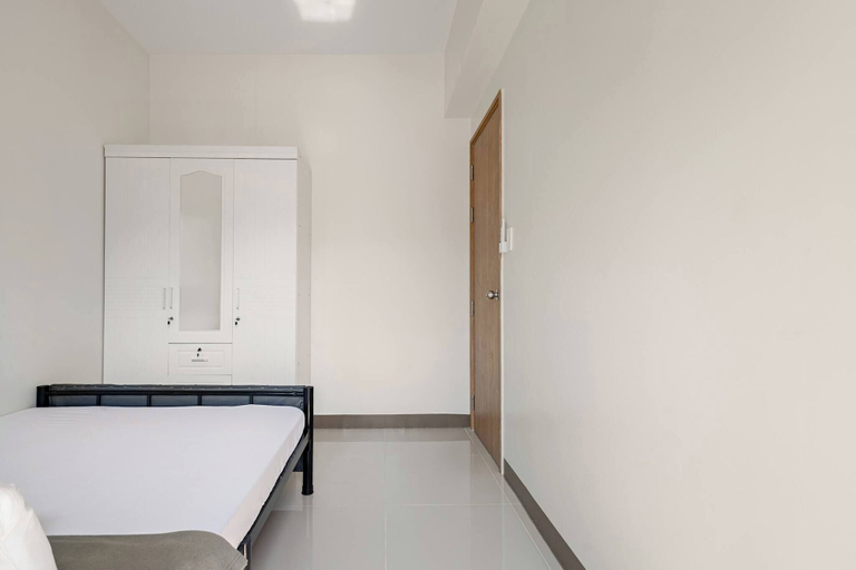 Room 2, Near SM BF & Shopwise Slex Accessible 2BR for 4, Parañaque