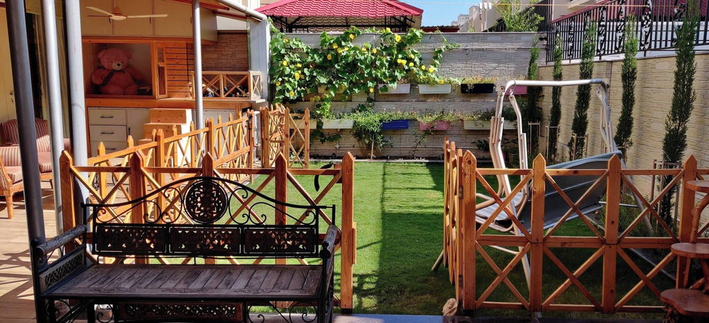 Others 2, Room-'mount View Double-bed' By Aparna B, Panchkula