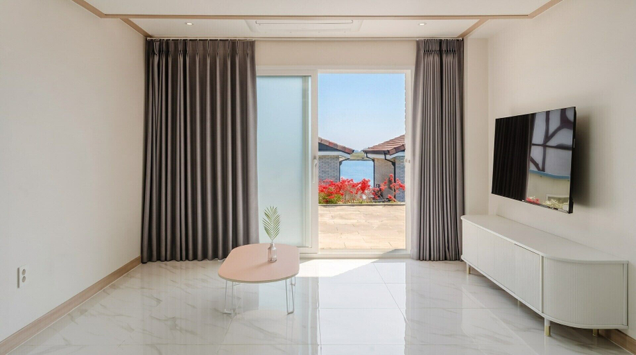 Room 2, Ganghwa Glory Bada Pension, Ganghwa