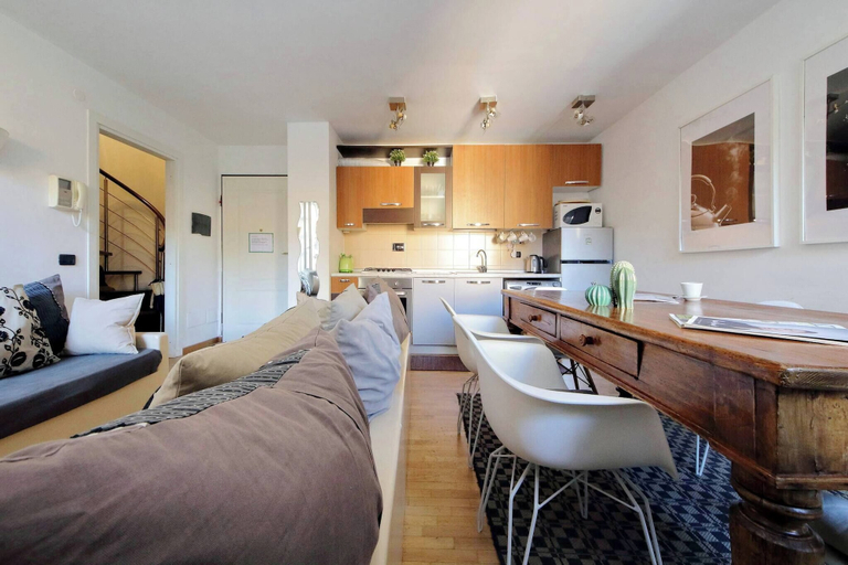 Living room 5, Historic Center Rome Colosseum 2BR 2BA Metro, Rome