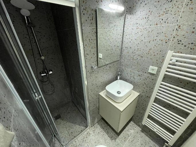 Bathroom 2, Athenean Gem near Athens Metro Mall, Attica