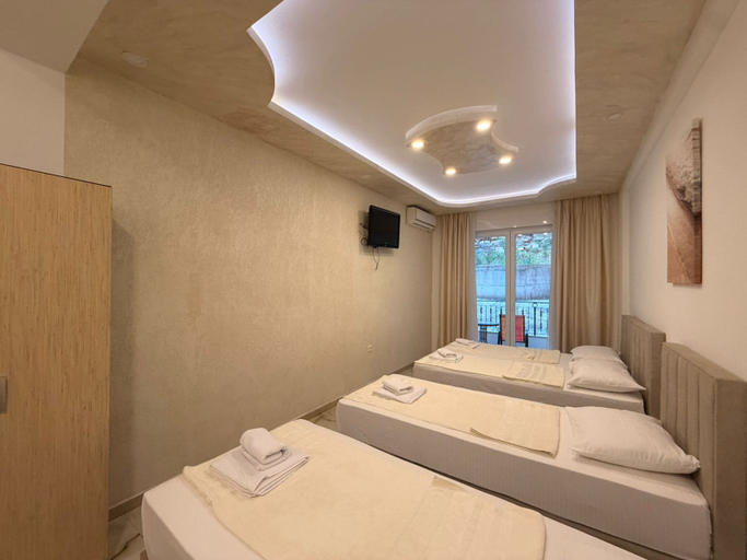 Bedroom 2, Beachfront Hotel Palma Jaz