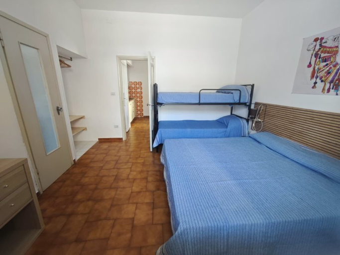 Room 3, Cozy apartment steps from the sea, Udine