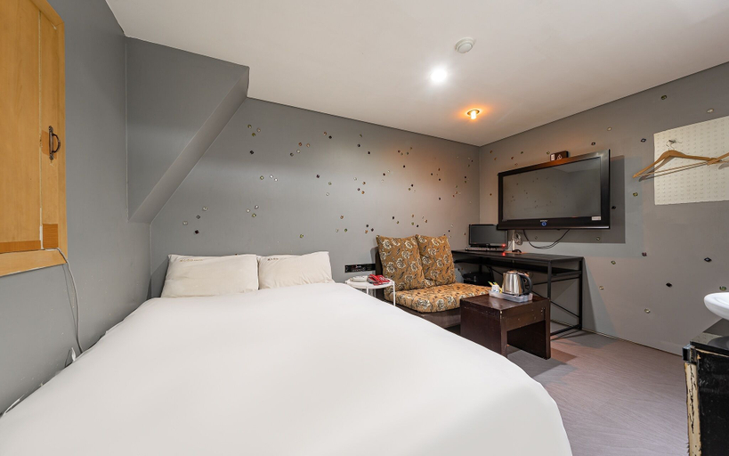 Bedroom 4, Gildong S Line, Gandong