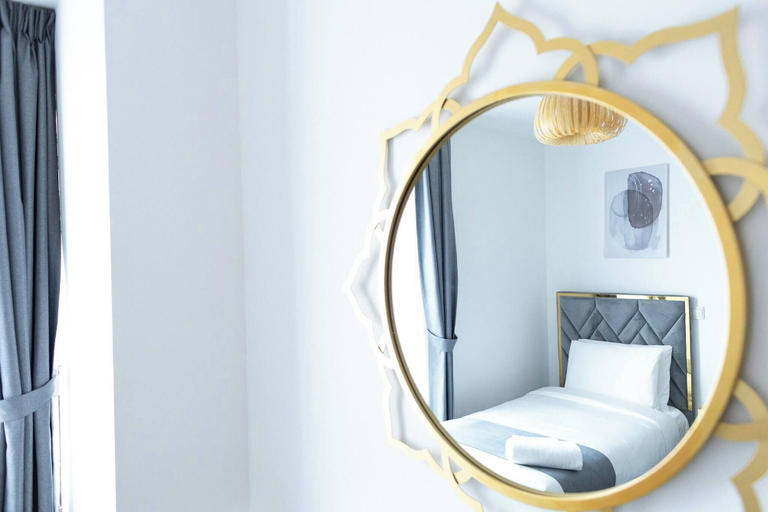 Room 5, Deluxe Furnished 2br On Jbr With Balcony, Dubai