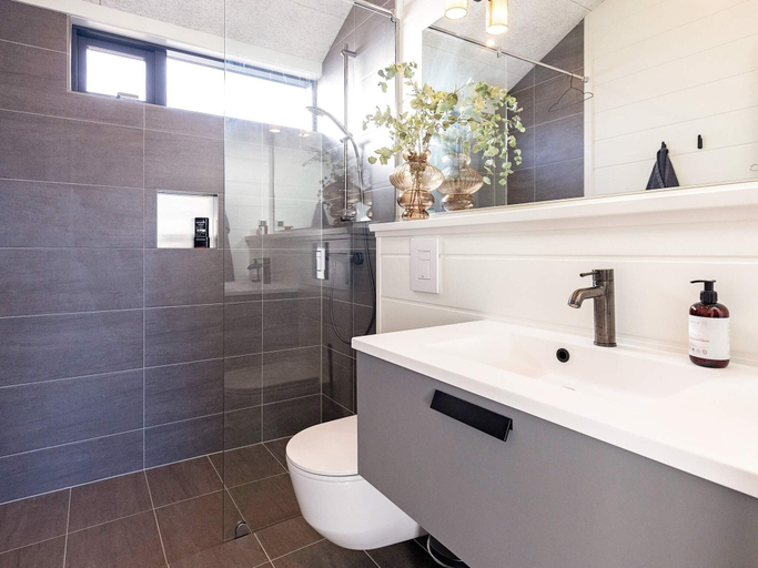 Bathroom 3, 5 star holiday home in Hirtshals, Hjørring