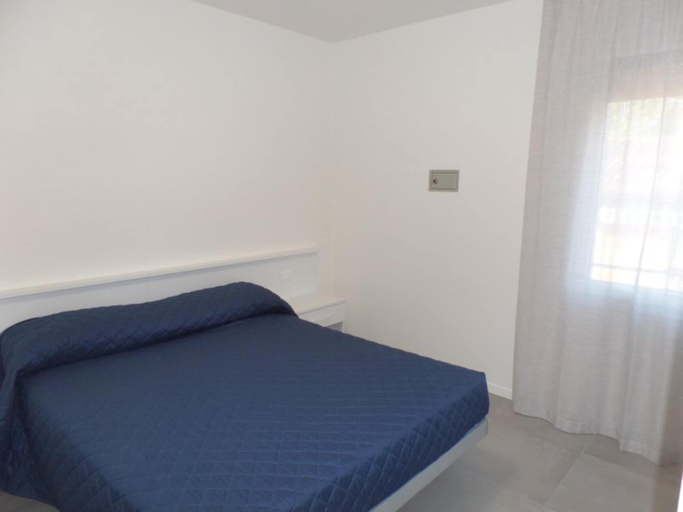 Room 4, Newly Constructed Residence With Pool and hot tub, Venezia