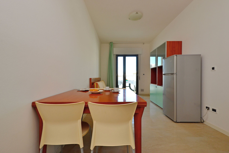 Dining room 3, Cozy Getaway Just 50m From the Beach, Udine