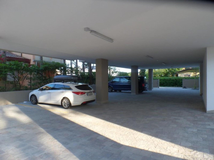 Parking, Modern One-bedroom Flat in a new Residence, Venezia