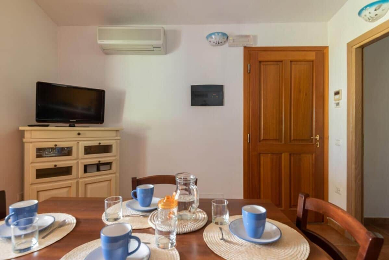 Dining 5, Stunning Residence Bouganvillage 2 Bedroom Num1323, Nuoro