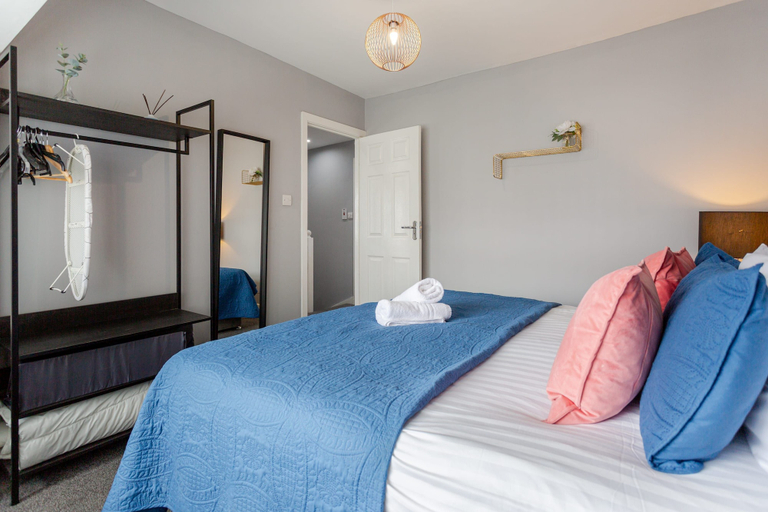 Room 4, Family Haven 5 min to City Centre 2 Free Parking, Manchester