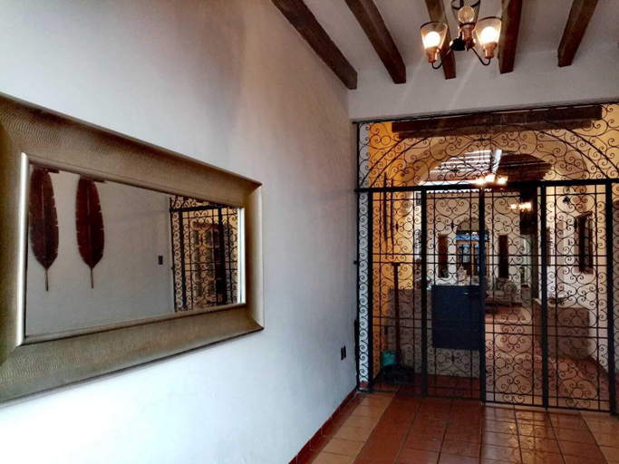 Property entrance 2, Room-room 3 for 2 People, Double Bed, Morelia