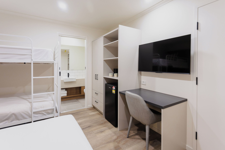 Bedroom 3, Coomera Lodge Hotel, Gold Coast