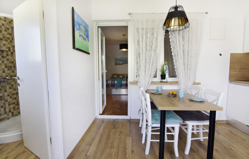 Dining room 5, Apartment With Garden and BBQ Area, Umag