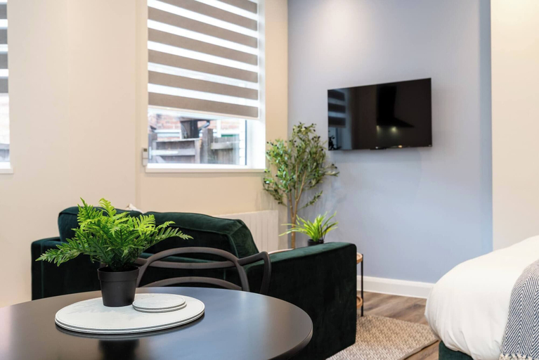 Living room 5, Harmony 4 - Cosy Studio Apt Near DMU & City Center, Leicester