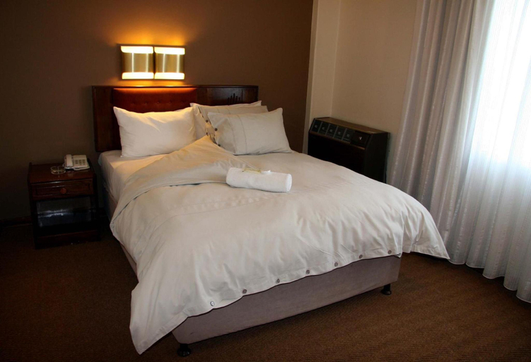 Bedroom 2, Elgro Hotel Potchefstroom, Dr Kenneth Kaunda