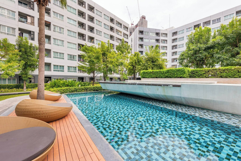 Pool 5, Elio Del Ray Studio Walk to BTS Bill Included, Phra Khanong