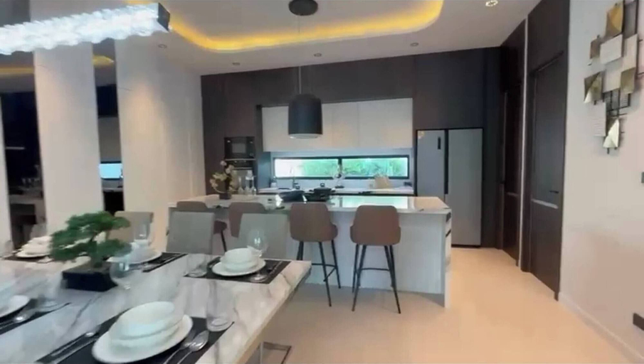 Dining room 4, 5-bed Luxury Villa Pool&jacuzzi 5 Min to Walkingst, Pattaya